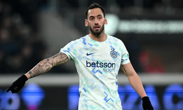 Galatasaray provon sërish për Çalhanoglu. Asnjë largim në janar, madje mund të rinovojë