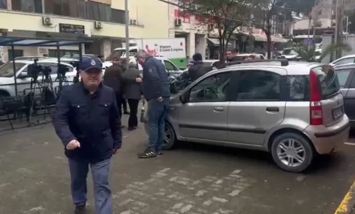 Gazetari Artan Hoxha shkon në SPAK, dorëzon audio-përgjimin për “21 Janarin”