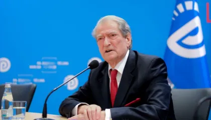 ‘Gazi i skaduar shumë i mirë’, Berisha publikon deklaratën e panelistit: Ky është Top Tuneli! Gjykojeni vetë…