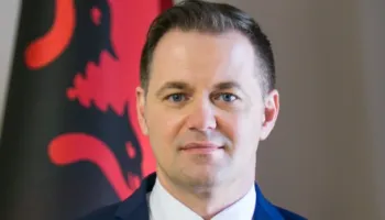 Gent Gazheli jep dorëheqjen nga Drejtoria e Përgjithshme e Doganave, ja kush e zëvëndëson