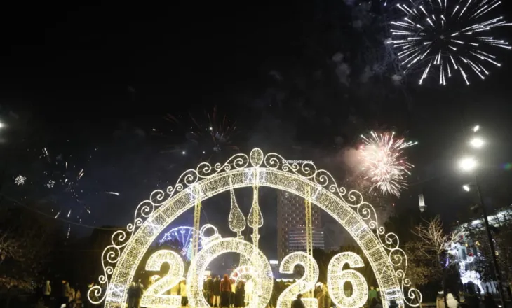 Gëzuar 2026! Nga veriu në jug, si u festua ndërrimi i viteve, spektakël fishekzjarrësh në të gjithë vendin