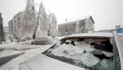 Gjashtë viktima dhe qindra fluturime të anuluara, dëbora shkakton kaos në Europë