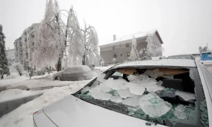Gjashtë viktima dhe qindra fluturime të anuluara, dëbora shkakton kaos në Europë