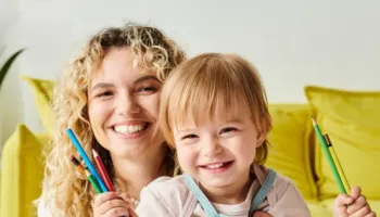 Gjenerata Z po braktis “prindërimin e butë” dhe po rrit fëmijë ndryshe