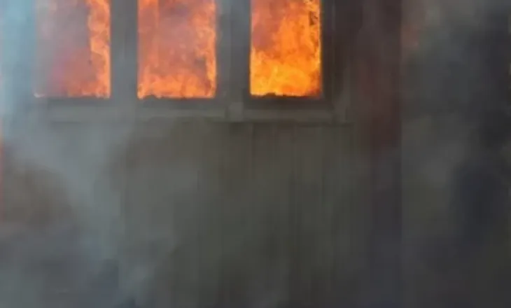 Gjirokastër/ Zjarr në një banesë, përfundon në spital e moshuara