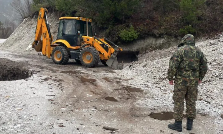 Gjirokastra nuk gjen qetësi! Probleme në rrugën për në Tepelenë, inertet bllokojnë rrugën