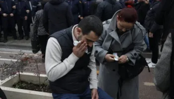 “Gjuajnë me kambale te këmbët që të mos i kapi kamera”, Lapaj: Sjellja e policisë në protestë, jo proporcionale