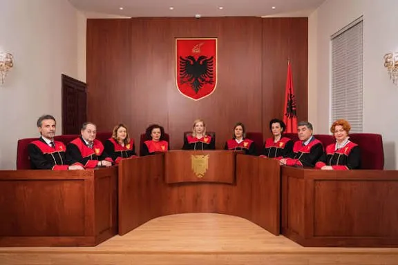 Gjykata Kushtetuese po ben grusht te bute shteti