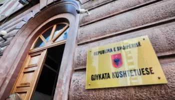 Gjykata Kushtetuese shtyn vendimin për pezullimin e Belinda Ballukut