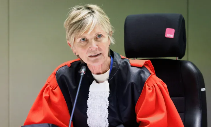 Gjyqi kundër kriminelit shqiptar në Belgjikë ndërpritet për shkak të pleshtave të sallë, gjyqtarja: Lani rrobat në 60 gradë ose futini në frigorifer