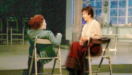 “Gjysmë-jeta e Marie Curie”, një vepër teatrore kushtuar forcës së grave shkencëtare