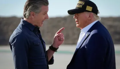 “Godisni Trumpin”, guvernatori i Kalifornisë thirrje europianëve: Luftojeni zjarrin me zjarr