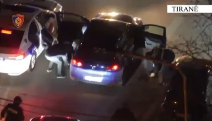 Goditet grupi kriminal që shiste armë zjarri te Fresku dhe në Tufinë, 3 të arrestuar