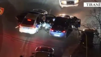 Goditet grupi që shiste armë në Tiranë, 3 persona në pranga, të dënuar më parë për vrasje, plagosje dhe drogë