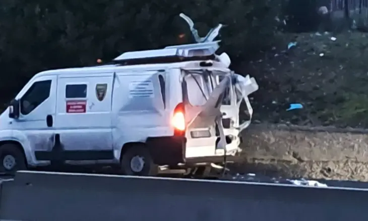 Grabitje si në filma në Itali, autorët marrin 400 mijë euro nga një automjet i blinduar (PAMJET)