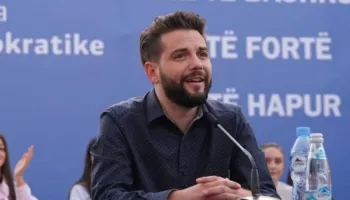 Grigels Muçollari: Kur SHBA të heq vizën!