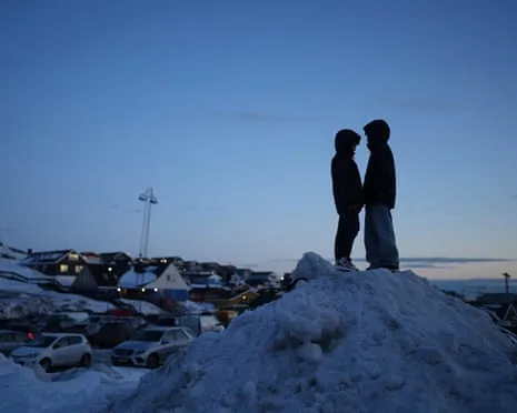 Groenlanda kundërshton marrjen nën kontroll nga SHBA, NATO diskuton sigurinë në Arktik
