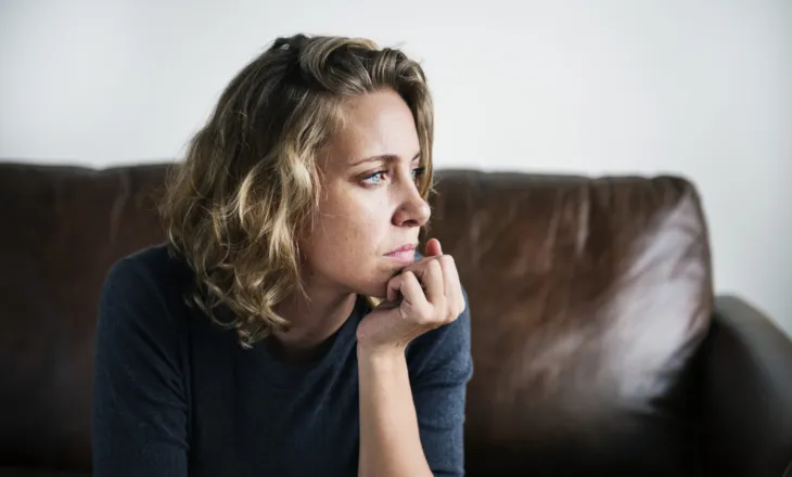 Gruaja shqiptare dhe barra e pritshmërive shoqërore