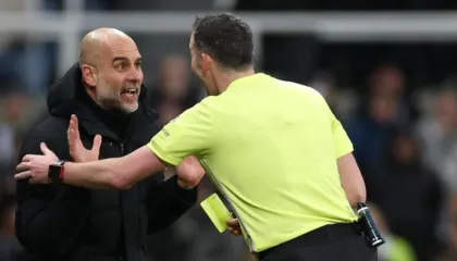 Guardiola shpërthen ndaj rastit 6-minutësh me VAR: 4 arbitra dhe teknologjia nuk mundën të vendosnin