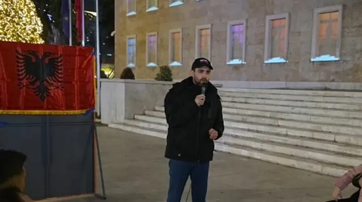 “Hajduti në zyrë, protestuesi në qeli”, Lapaj shpërthen kundër pushtetit: Balluku e akuzuar për 53 mln € vjedhje po..