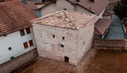 Hajrulla Çeku: Shpëtohet nga rrënimi kulla e Ymer Pogës në Gjakovë