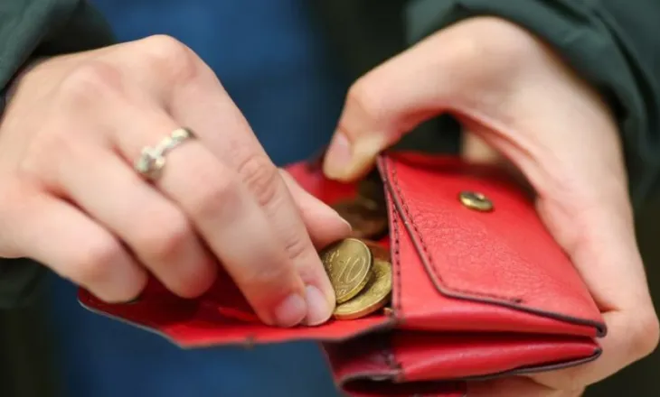 Hapa të vegjël që ju ndihmojnë të mbani nën kontroll financat