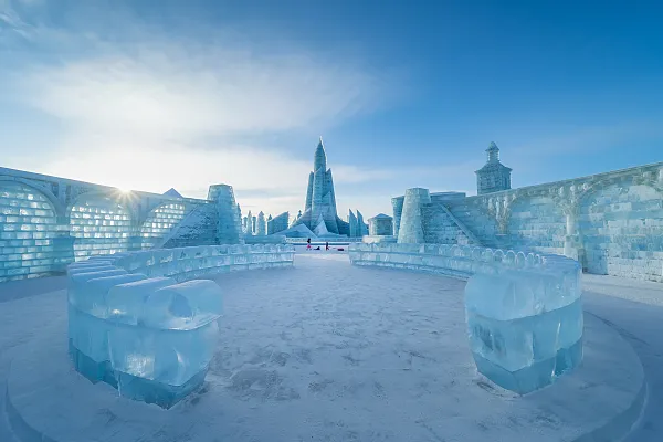 Hapet Festivali i 42-të Ndërkombëtar i Akullit dhe Borës në Harbin të Kinës