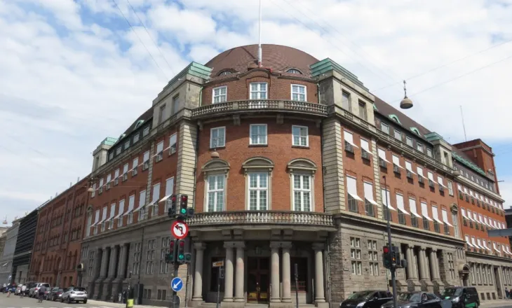 “Hapni zjarr ndaj kujtdo, përfshi edhe amerikanët”/ Ministria daneze e Mbrojtjes urdhëron ushtarët në Groenlandë: Mos prisni leje