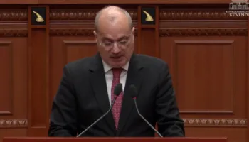 Hasani: Shqipëria vazhdimisht ka zgjedhur të qëndrojë në anën e paqes, ftesa e Trump nuk është simbolike