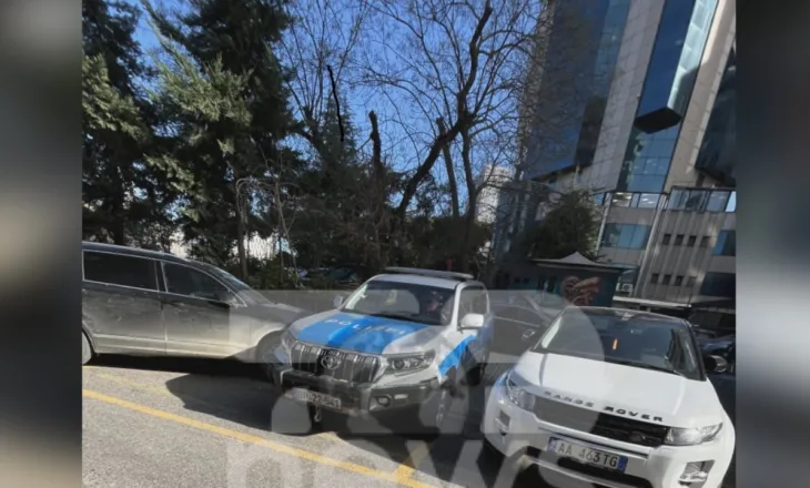 Hetime gjermane në Shqipëri? Makina e Bundespolizie ‘shëtit’ rrugëve të Tiranës