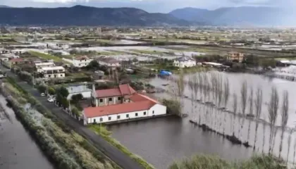 Hidrocentralet e Ulzës dhe Shkopetit hapin portat, përmbytje në fshatrat e Kurbinit dhe Lezhës