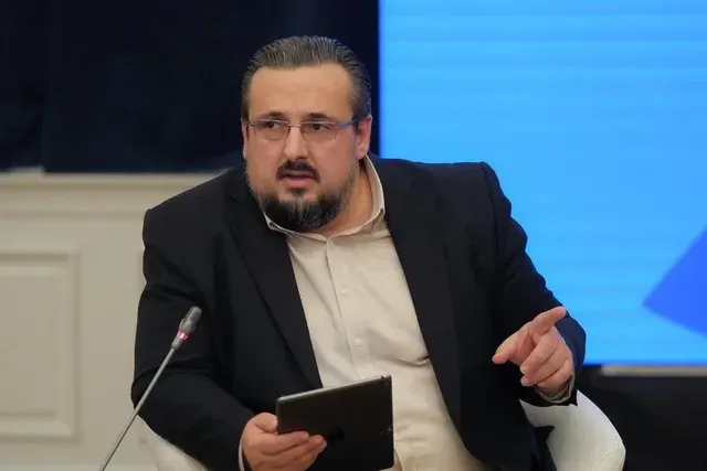 ‘Hiqe këtij, vëre atij’/ Teliti: Duhen ndëshkuar përgjegjësit e vjedhjeve dhe abuzimeve qeveritare