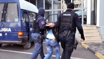 I dënuar me mbi 2 vite burg, arrestohet në Morinë 39-vjeçari i shpallur në kërkim ndërkombëtar