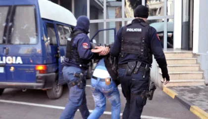 I dënuar me mbi 2 vite burg, arrestohet në Morinë 39-vjeçari i shpallur në kërkim ndërkombëtar