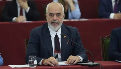 ‘I djegur për një ftesë të tillë’/ Kalaja: Si mund të jetë një Liliput si Rama në bord