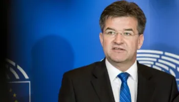 I doli emri në dokumentet e publikuara nga dosja Epstein, Miroslav Lajçak jep dorëheqjen si këshilltar i kryeministrit sllovak Robert Fico