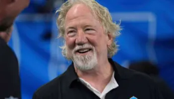 I dyshuar për abuzim seksual me fëmijë gjatë xhirimeve të serialit, lëshohet urdhër arresti për aktorin e njohur