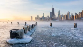 I ftohti ekstrem godet SHBA-në, 24 mijë familje pa energji elektrike. 12 shtete shpallin gjendjen e jashtëzakonshme