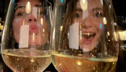 I kemi akuzuar kot se shtiren! Disa njerëz dehen vërtet me një gllënjkë alkool dhe ja pse