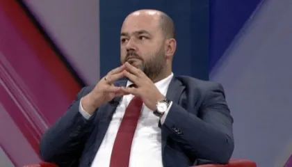 I mori 8 mijë euro klientit dhe i premtoi se do e lironte nga burgu, GJKKO dënon avokatin Besart Logu