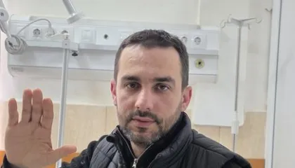 I ra bombula e gazit në kokë gjatë përplasjes me policinë/ Adriatik Lapaj flet ekskluzivisht nga spitali