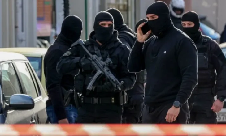 I vendosën tritol diskotekës në Greqi, arrestohen dy vëllezërit shqiptarë. Dëshmia: 5 mijë euro për ta shpërthyer