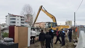 IKMT kërkon t’u prishë banesat, 16 familje rome tek Ura e Dajlanit mbeten të pastreha