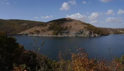 IKSHPK këshillon që uji i liqenit të Badocit të mos përdoret për pije