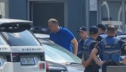 Ilir Beqja nga qelia e burgut: Ma jepni dosjen e akuzës ta lexojë!