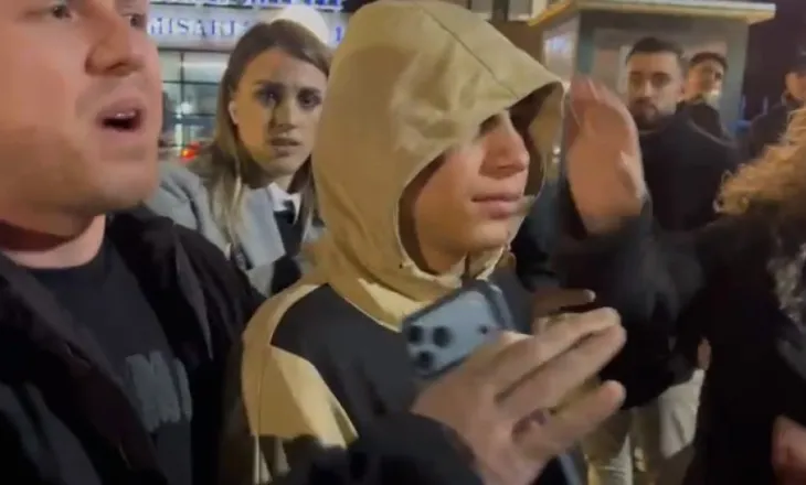 Ilir Proda falenderon policët që dhunuan pa shkak gra e të mitur në protestë