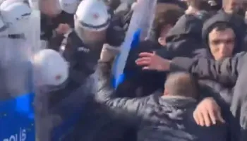 Incidente në kufirin Turqi-Siri, përleshje të dhunshme mes protestuesve pro-kurdë dhe policisë!