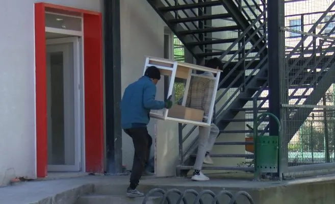 Indianët “pushtojnë” Vlorën, mbi një mijë të punësuar në fasoneri, hoteleri-turizëm e ndërtim