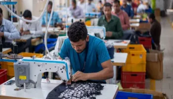 Indianët “pushtojnë” Vlorën/ Mbi një mijë të punësuar në fasoneri, hoteleri-turizëm e ndërtim