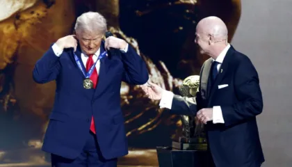 Infantino në Davos, takon elitën e ekonomisë. Trump e përshëndet si “mbreti i futbollit”